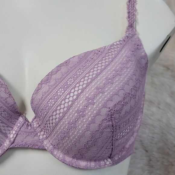 VICTORIA'S SECRET LINED DEMI LAVENDER LACE UNDERWIRE BRA, SIZE 34D - Picture 3 of 8